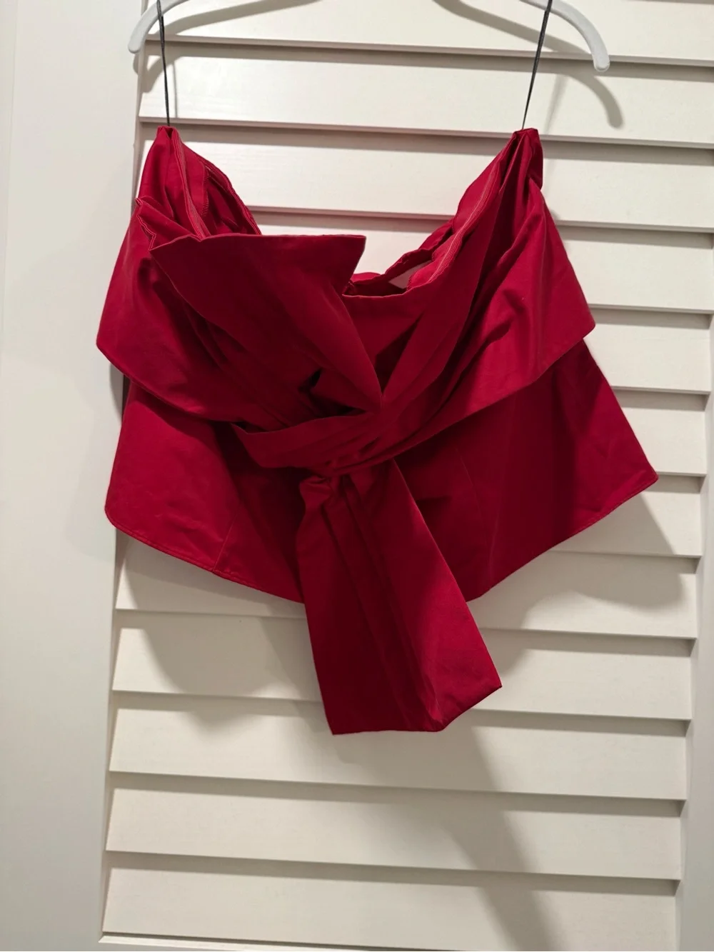 H&M bold red